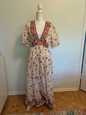Free People, sz S, Floral Deep V-Neck Maxi Dress in Cream and Rose